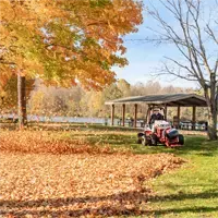 ET202 Turbine Blower Adjustable direction and rotation let you manage airflow over long distances, making leaf blowing more efficient on large, open properties.