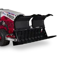 Built with an open-bottom design, the Power Grapple perfectly sorts out dirt and fine debris while holding onto logs, rocks, and brush.