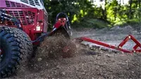 KY400 Trencher The KY400 Trencher’s side auger efficiently moves loose soil away from the trench, keeping your cut clean and clear for fast backfilling.