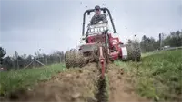 KY400 Trencher Landscape contractors benefit from the KY400 Trencher’s cutting width of 5½-inches, allowing them to install cable or irrigation lines without causing excessive turf damage.