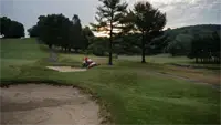 MJ840 Contour Mower From greenside bunkers to water hazards, the MJ840 Contour Mower delivers precise mowing in challenging areas of golf course landscapes.