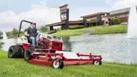 MK960 Wide Area Mower Picture-perfect turf meets water’s edge. With out-front visibility and precise maneuverability, the Wide Area Mower leaves no strip untouched around ponds and waterways.