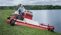 MK960 Wide Area Mower Maintain dam embankments and levees confidently with the MK960’s 95-inch cutting width and 3 front anti-scalp rollers to prevent damage on steep inclines.