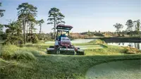 MR770 Reel Mower Deliver tight, precise cuts along tee boxes with the adjustable reel height of the MR770.