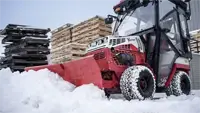 SE530 V-Blade The SE530 V-Blade clears snow efficiently along loading docks and between pallets, allowing operators to maintain safe, accessible work areas even in tight, confined spaces.