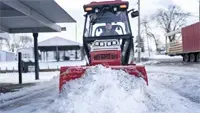 SE530 V-Blade With its scoop blade mode, the SE530 V-Blade effectively moves large snow piles, enhancing productivity in snow removal operations.