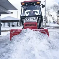 SE530 V-Blade With its scoop blade mode, the SE530 V-Blade effectively moves large snow piles, enhancing productivity in snow removal operations.