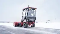 SP720 Box Plow From snowbanks to open lots: the box plow’s containment wings reduce spillover and minimize cleanup.