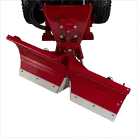 Angled-right mode mirrors this flexibility, channeling snow efficiently to the right to avoid doorways, landscape beds, or curbside obstructions.