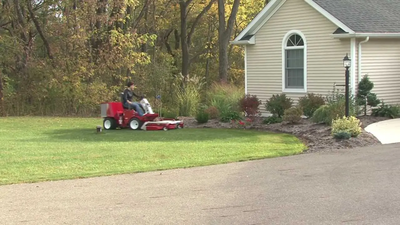 VENTRAC Rear Discharge Mower LK520